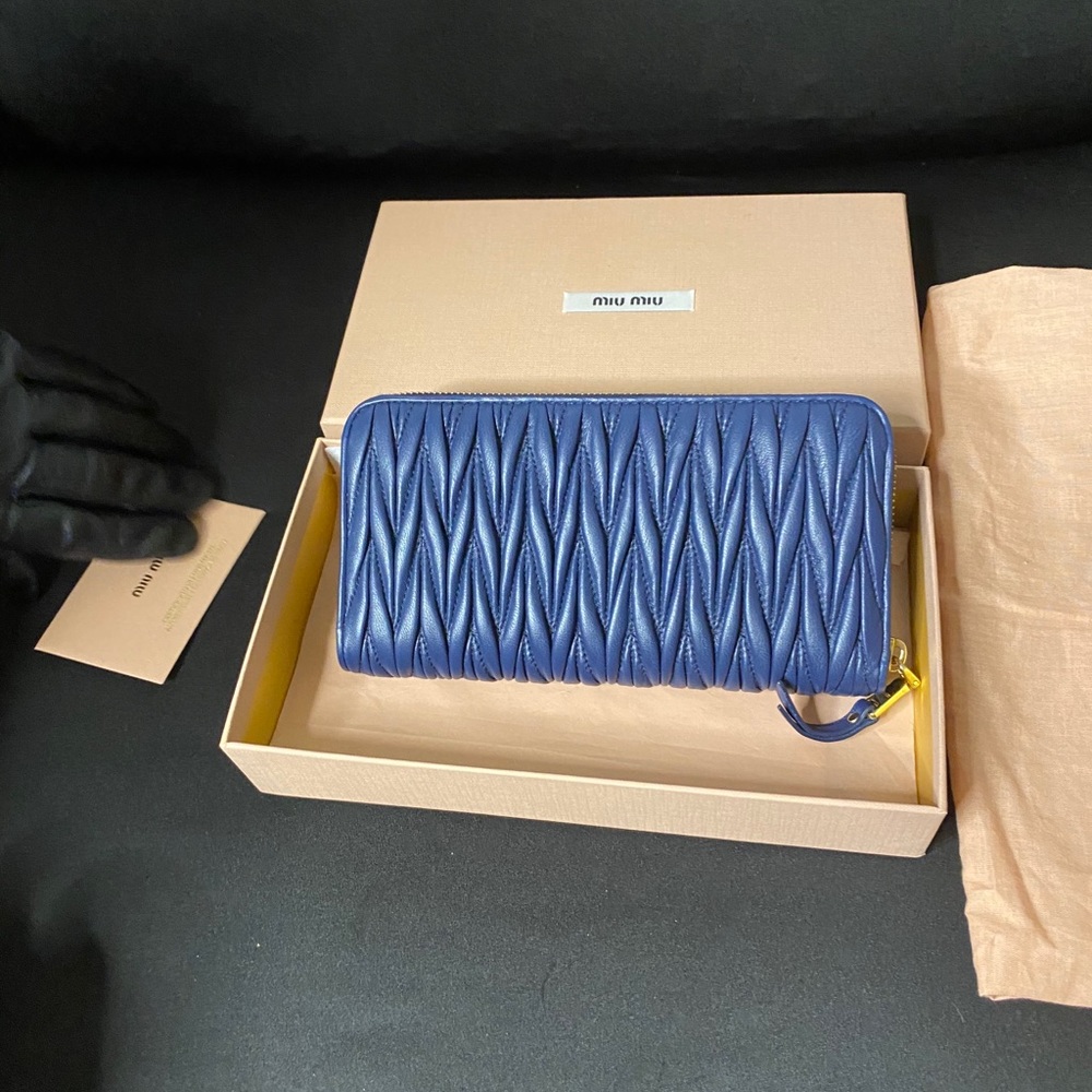 Miu Miu Matelasse Zipper Wallet - image 8